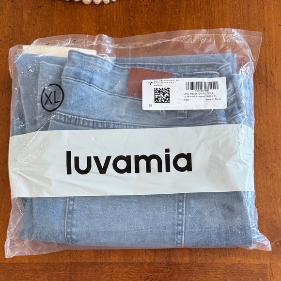 Luvamia Size XL High-Rise Light Blue Wash Jeans Measurements in pics. - Picture 7 of 7